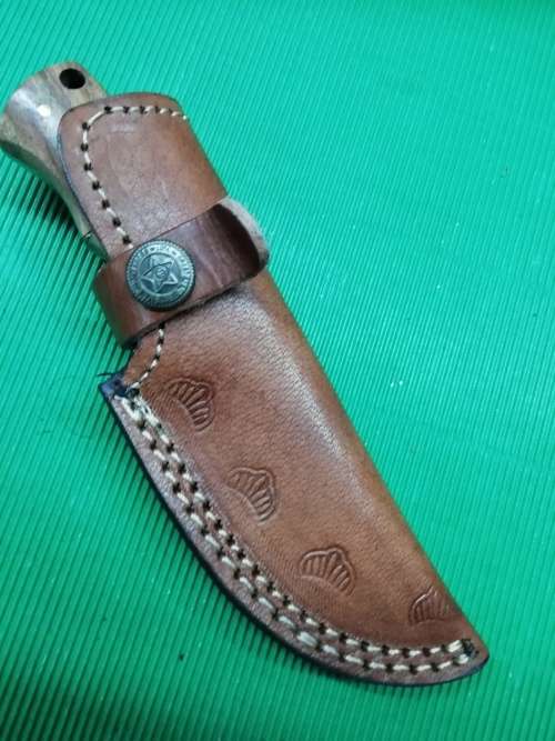 SMALL HANDMADE DAMASCUS SKINNING KNIFE !!!