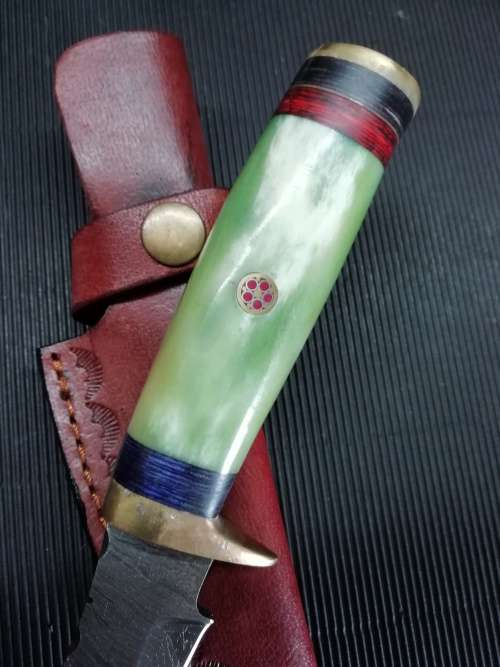 HANDMADE DAMASCUS STEEL HUNTING KNIFE !!!