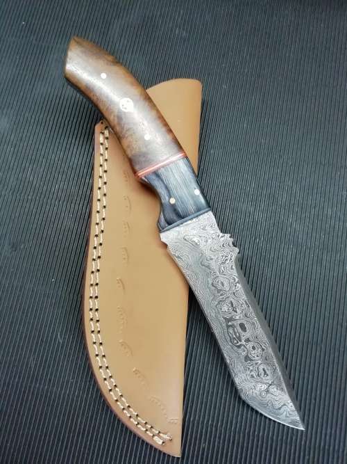 HANDMADE DAMASCUS STEEL HUNTING KNIFE !!!