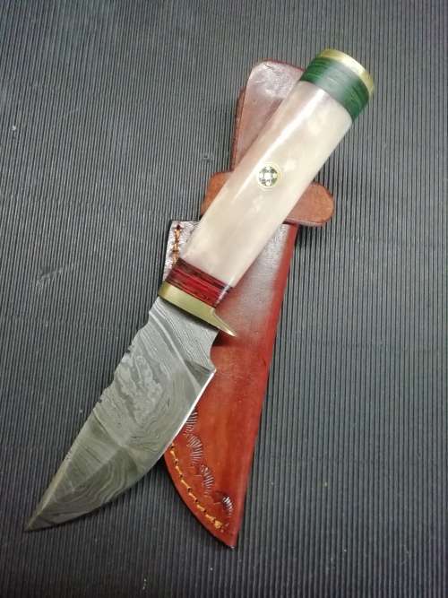 HANDMADE DAMASCUS STEEL HUNTING KNIFE !!!
