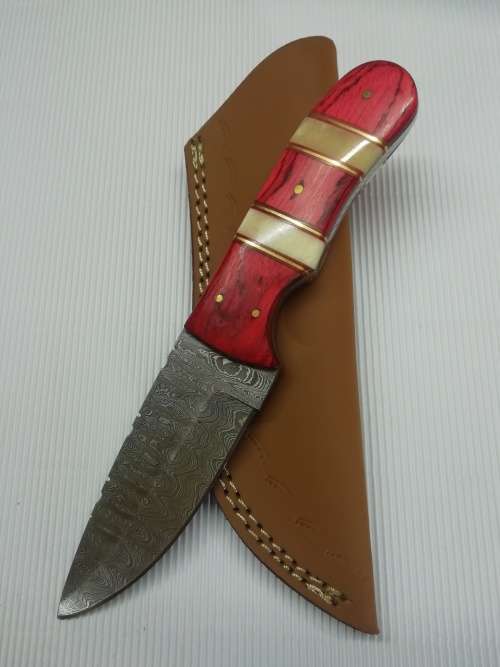 HANDMADE DAMASCUS STEEL HUNTING KNIFE !!!