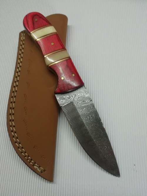HANDMADE DAMASCUS STEEL HUNTING KNIFE !!!