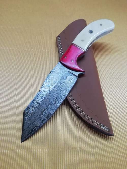 HANDMADE DAMASCUS STEEL HUNTING KNIFE !!!