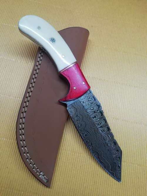 HANDMADE DAMASCUS STEEL HUNTING KNIFE !!!