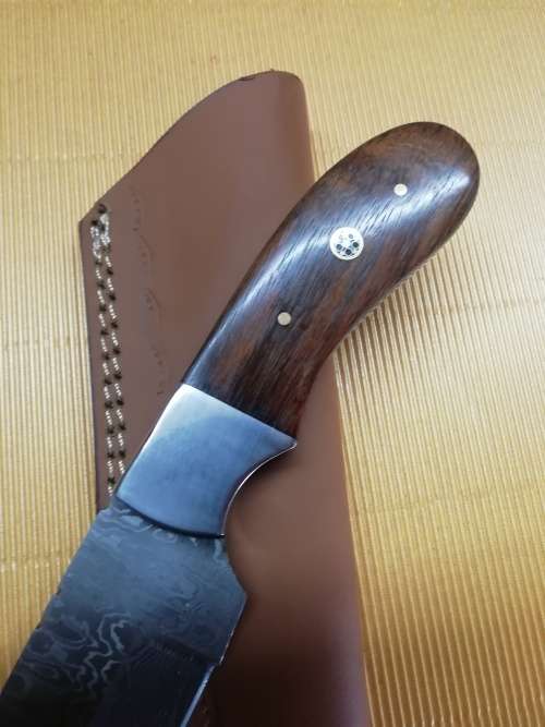 HANDMADE DAMASCUS STEEL HUNTING KNIFE !!!