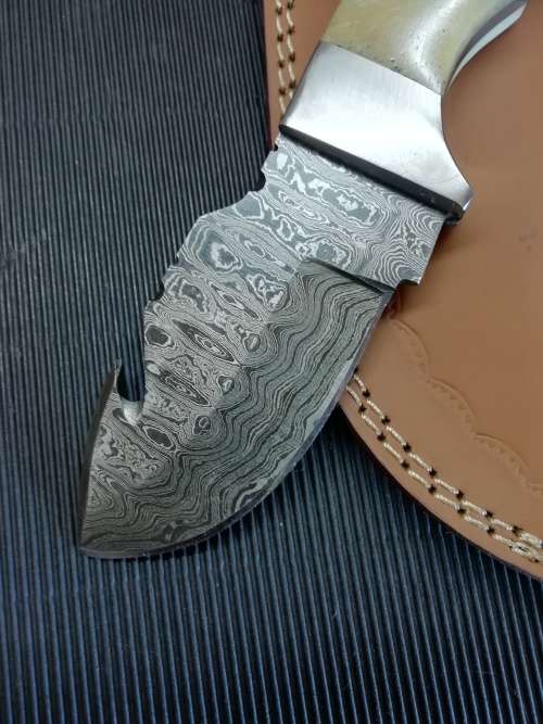 HANDMADE DAMASCUS STEEL SKINNING KNIFE !!!
