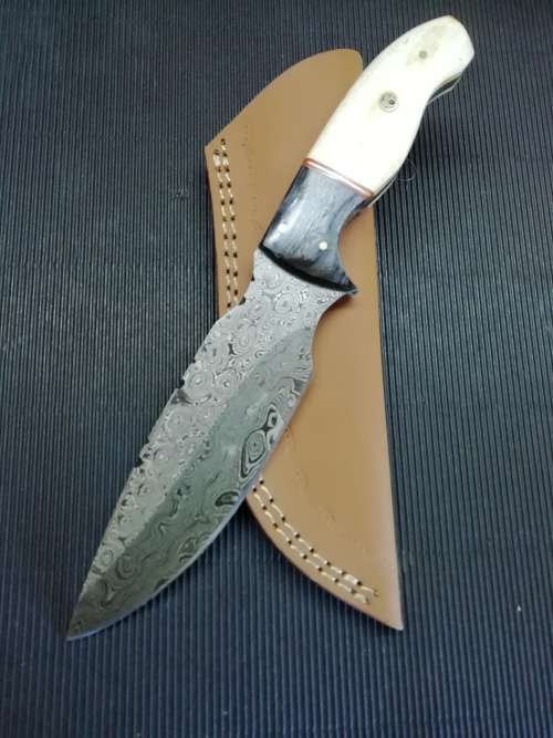 HANDMADE DAMASCUS STEEL HUNTING KNIFE !!!