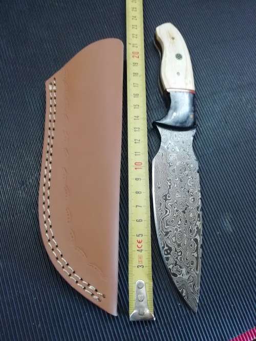 HANDMADE DAMASCUS STEEL HUNTING KNIFE !!!
