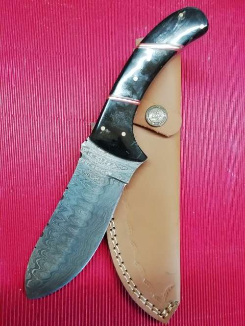 HANDMADE DAMASCUS STEEL HUNTING KNIFE !!!