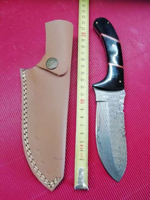 HANDMADE DAMASCUS STEEL HUNTING KNIFE !!!