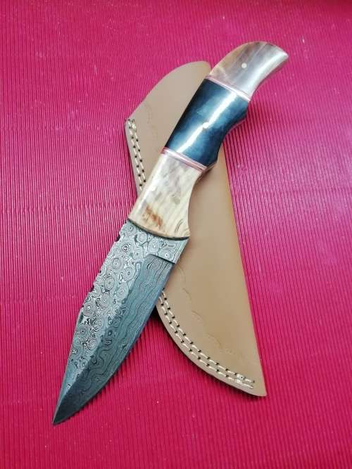 HANDMADE DAMASCUS STEEL HUNTING KNIFE !!!