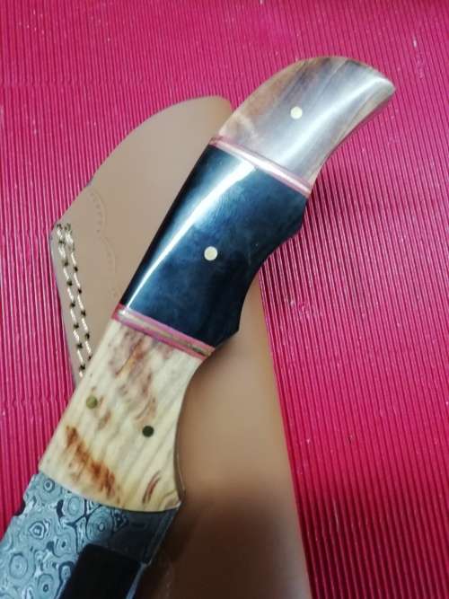 HANDMADE DAMASCUS STEEL HUNTING KNIFE !!!