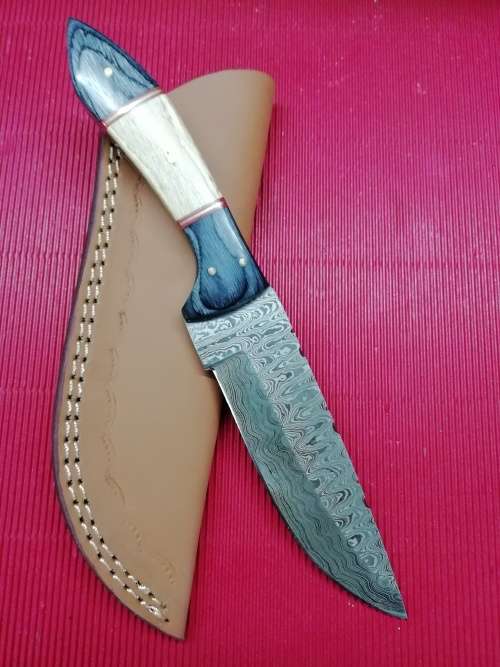 HANDMADE DAMASCUS STEEL HUNTING KNIFE !!!