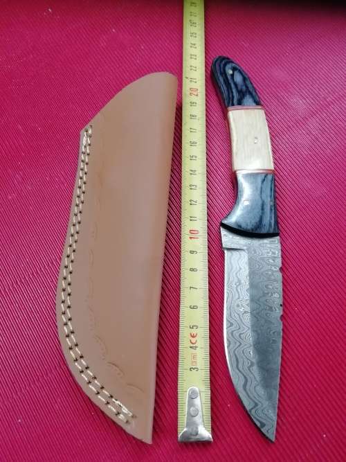 HANDMADE DAMASCUS STEEL HUNTING KNIFE !!!