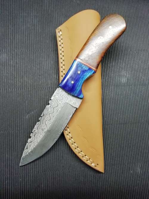 HANDMADE DAMASCUS STEEL HUNTING KNIFE !!!