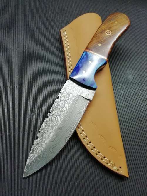 HANDMADE DAMASCUS STEEL HUNTING KNIFE !!!