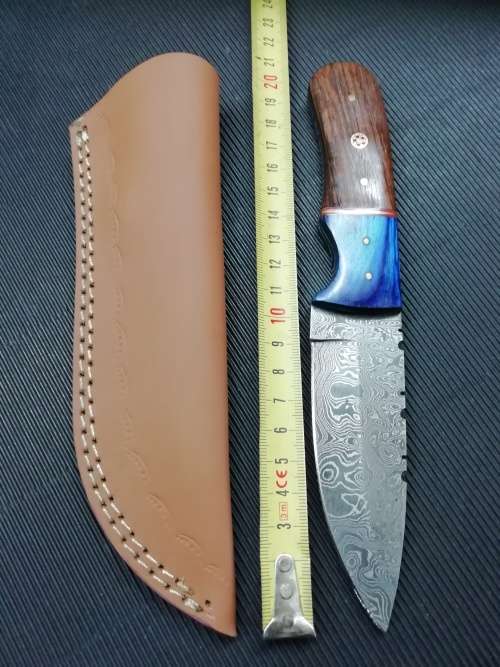 HANDMADE DAMASCUS STEEL HUNTING KNIFE !!!