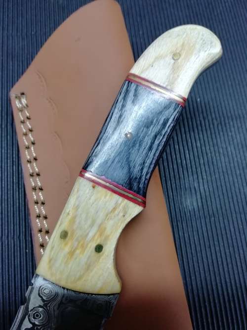 HANDMADE DAMASCUS STEEL HUNTING KNIFE !!!