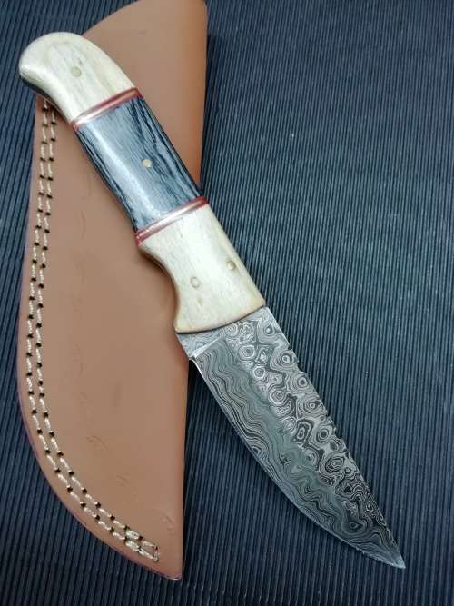 HANDMADE DAMASCUS STEEL HUNTING KNIFE !!!