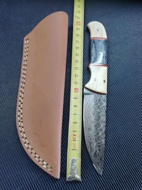 HANDMADE DAMASCUS STEEL HUNTING KNIFE !!!