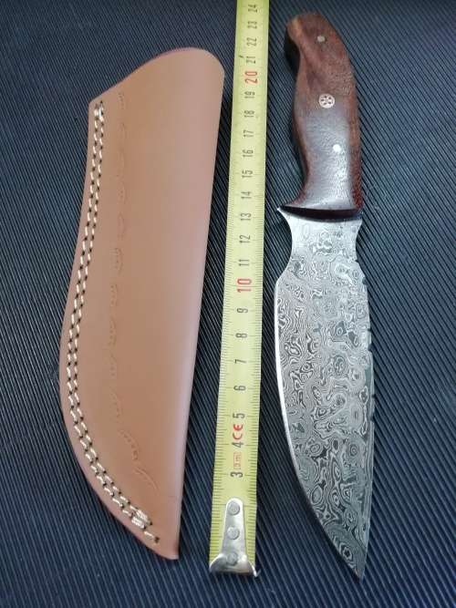 HANDMADE DAMASCUS STEEL HUNTING KNIFE !!!
