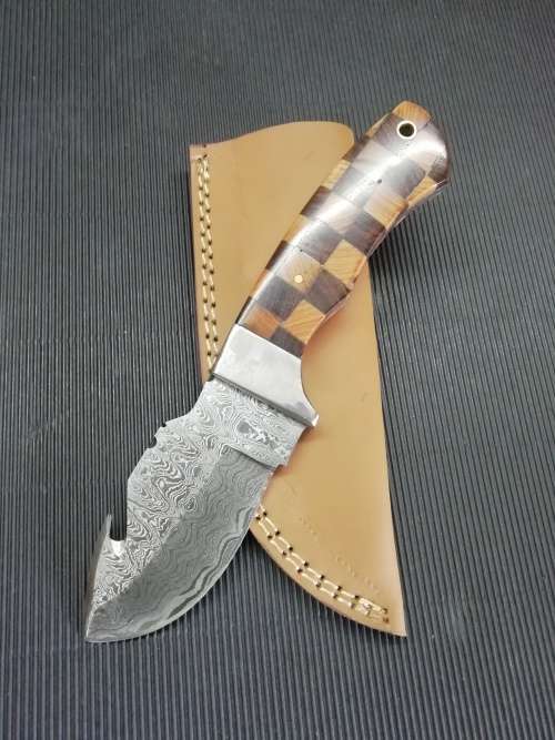 HANDMADE DAMASCUS STEEL HUNTING KNIFE !!!
