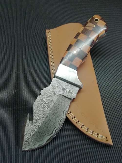HANDMADE DAMASCUS STEEL HUNTING KNIFE !!!