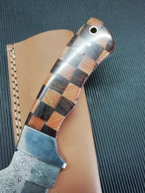 HANDMADE DAMASCUS STEEL HUNTING KNIFE !!!