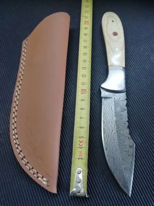 HANDMADE DAMASCUS STEEL HUNTING KNIFE !!!