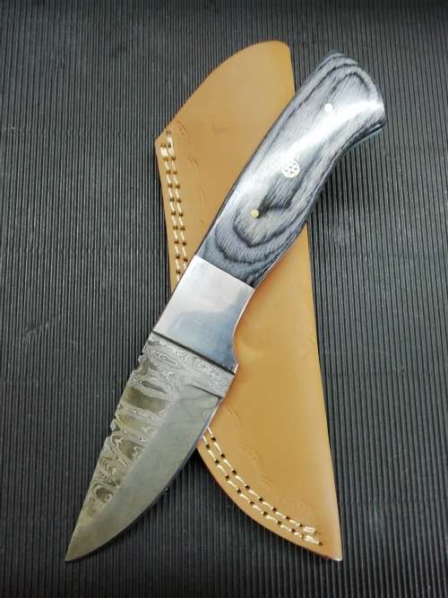 HANDMADE DAMASCUS STEEL HUNTING KNIFE !!!