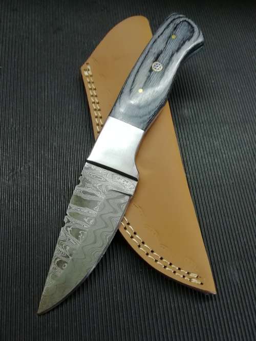 HANDMADE DAMASCUS STEEL HUNTING KNIFE !!!