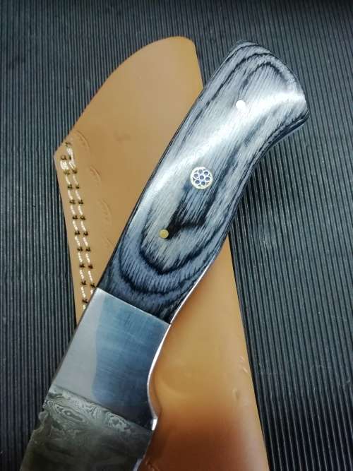 HANDMADE DAMASCUS STEEL HUNTING KNIFE !!!