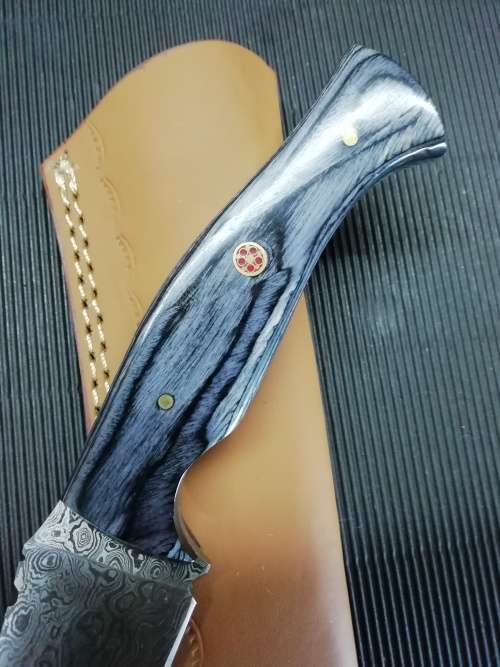 HANDMADE DAMASCUS STEEL HUNTING KNIFE !!!