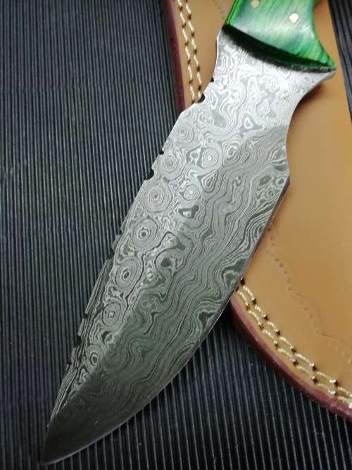 HANDMADE DAMASCUS STEEL HUNTING KNIFE !!!
