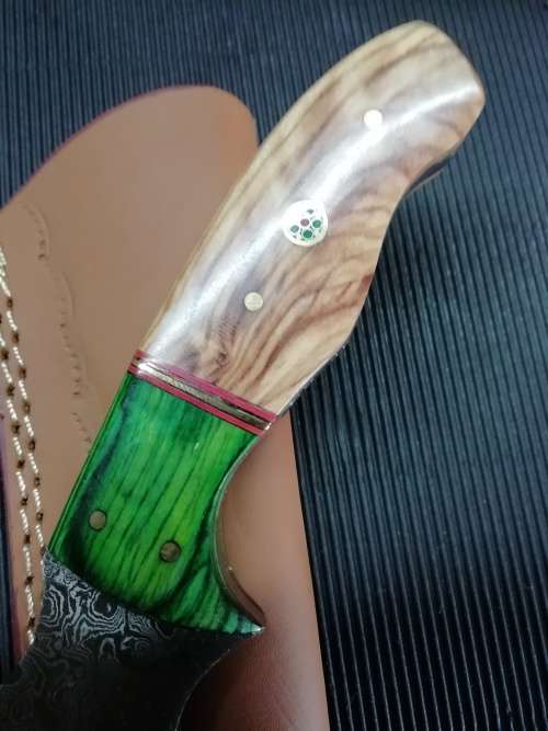 HANDMADE DAMASCUS STEEL HUNTING KNIFE !!!