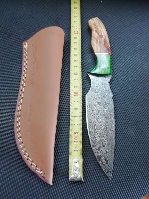 HANDMADE DAMASCUS STEEL HUNTING KNIFE !!!