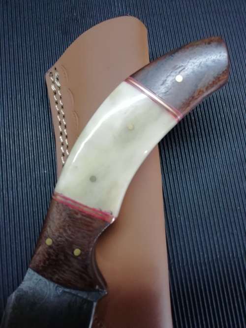 HANDMADE DAMASCUS STEEL HUNTING KNIFE !!!