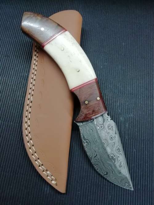 HANDMADE DAMASCUS STEEL HUNTING KNIFE !!!