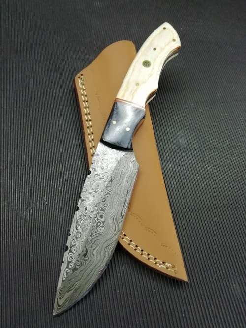 HANDMADE DAMASCUS STEEL HUNTING KNIFE !!!