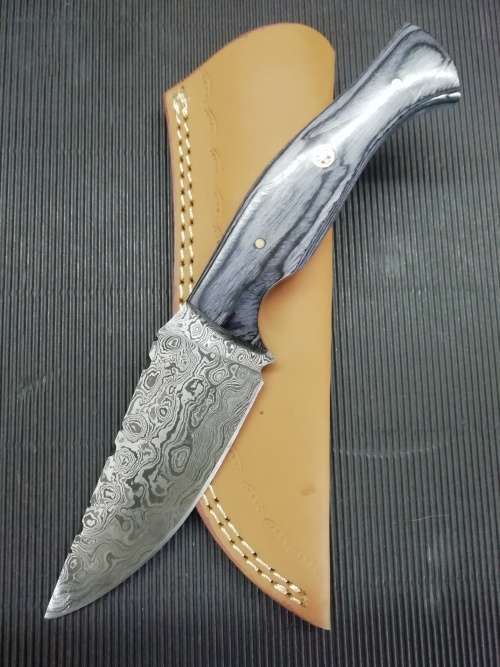 HANDMADE DAMASCUS STEEL HUNTING KNIFE !!!