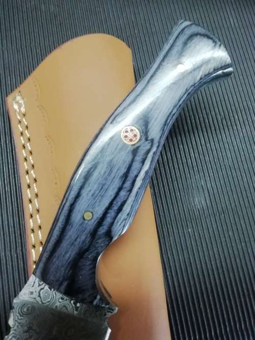 HANDMADE DAMASCUS STEEL HUNTING KNIFE !!!