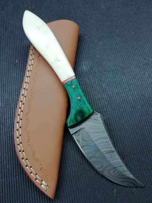 HANDMADE DAMASCUS STEEL HUNTING KNIFE !!!