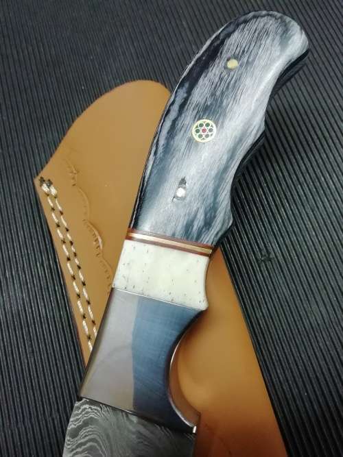 HANDMADE DAMASCUS STEEL HUNTING KNIFE !!!