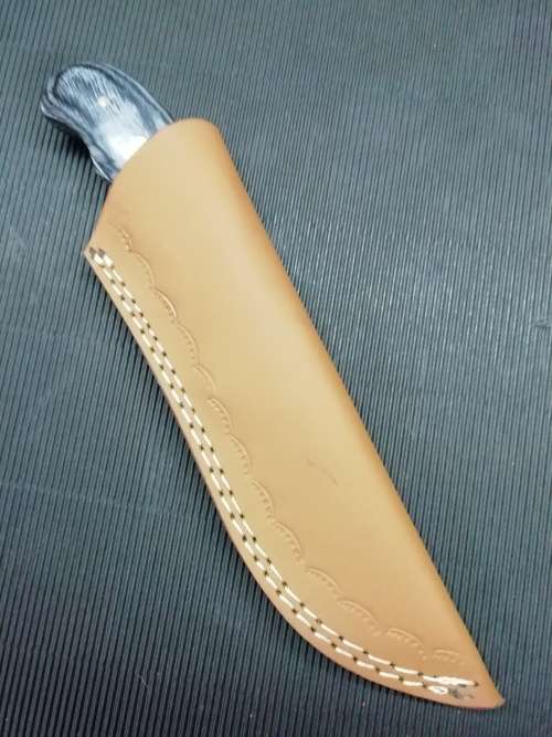 HANDMADE DAMASCUS STEEL HUNTING KNIFE !!!