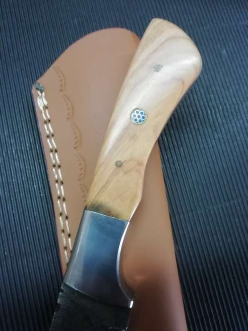 HANDMADE DAMASCUS STEEL HUNTING KNIFE !!!