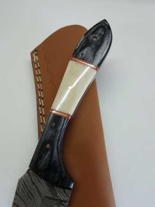 HANDMADE DAMASCUS STEEL HUNTING KNIFE !!!