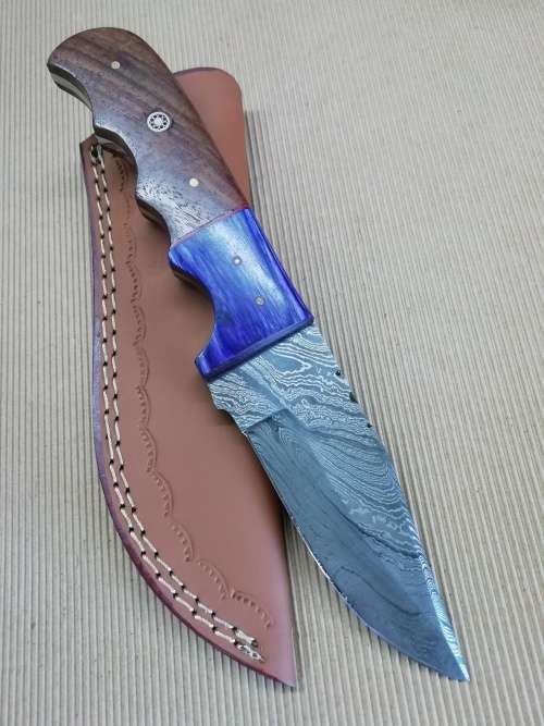 HANDMADE DAMASCUS STEEL HUNTING KNIFE !!!