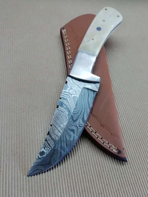 HANDMADE DAMASCUS STEEL HUNTING KNIFE !!!