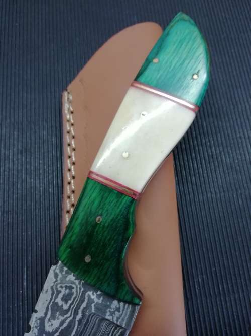 HANDMADE DAMASCUS STEEL HUNTING KNIFE !!!