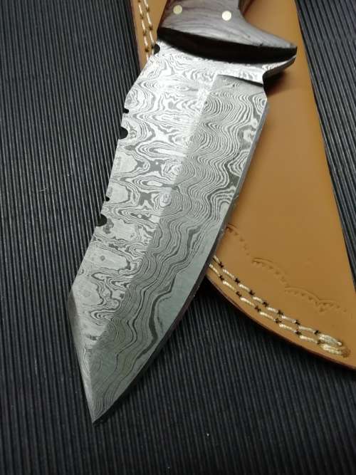 HANDMADE DAMASCUS STEEL HUNTING KNIFE !!!